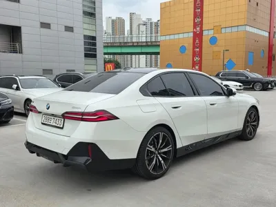 BMW 5-Series 2026, 4230 км, за 49231.98 USD