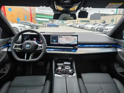 BMW 5-Series 2026, 4230 км, за 49231.98 USD - фото 6