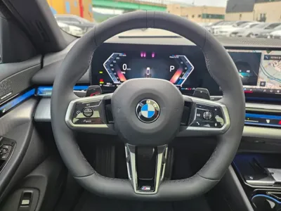 BMW 5-Series 2026, 4230 км, за 49231.98 USD - фото 9