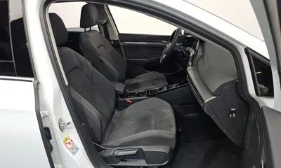 Volkswagen Golf 2024, 43029 км, за 19827.07 USD - фото 26
