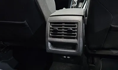 Volkswagen Golf 2024, 43029 км, за 19827.07 USD - фото 32
