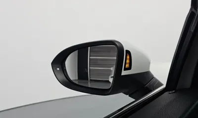 Volkswagen Golf 2024, 43029 км, за 19827.07 USD - фото 33