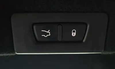 Maserati Quattroporte 2019, 61978 км, за 22201.78 USD - фото 19