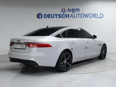 Jaguar XF 2017, 117519 км, за 4966.88 USD