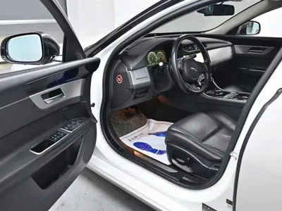 Jaguar XF 2017, 117519 км, за 4966.88 USD - фото 11