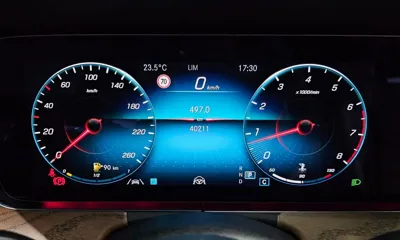 Mercedes-Benz E-Class 2023, 40211 км, за 27687.31 USD - фото 8