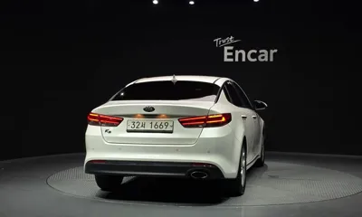 Kia K5 2016, 80269 км, за 6049.97 USD