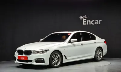 BMW 5-Series · 2017 год
