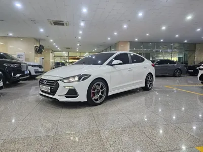 Hyundai Avante · 2017 год