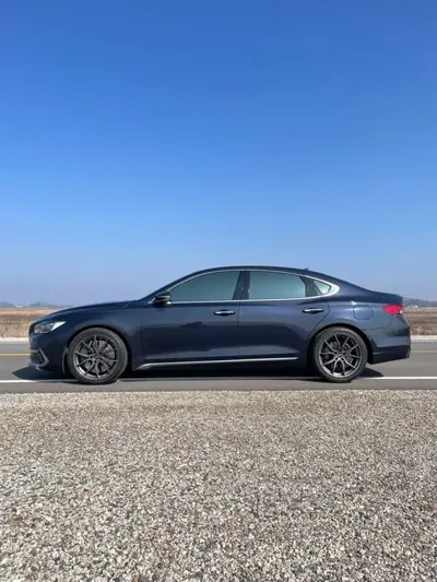 Hyundai Grandeur 2019, 69000 км, за 10831.04 USD