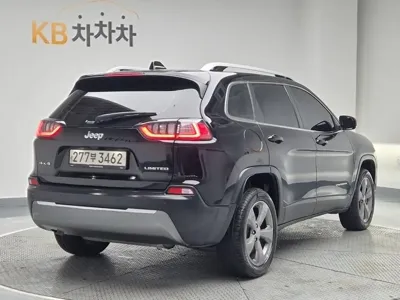 Jeep Cherokee 2020, 75737 км, за 10097.73 USD