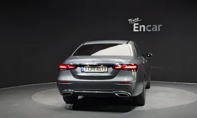 Mercedes-Benz E-Class 2022, 103809 км, за 20737.17 USD