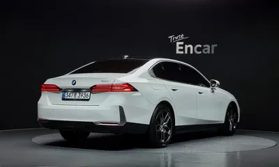 BMW 5-Series 2025, 7226 км, за 39713.8 USD