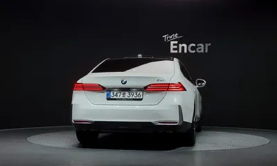 BMW 5-Series 2025, 7226 км, за 39713.8 USD