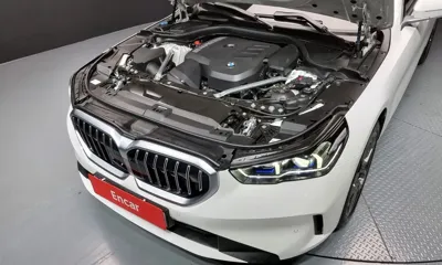 BMW 5-Series 2025, 7226 км, за 39713.8 USD - фото 6