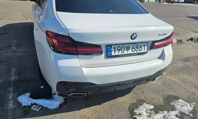 BMW 5-Series 2022, 59707 км, за 29774.94 USD - фото 9