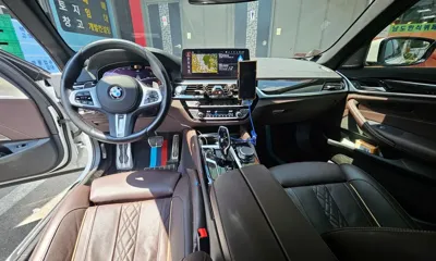 BMW 5-Series 2022, 59707 км, за 29774.94 USD - фото 12
