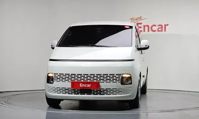 Hyundai Staria 2025, 56857 км, за 16156.36 USD