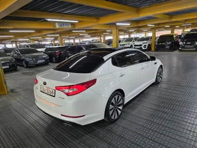 Kia K5 2011, 121222 км, за 3875.46 USD