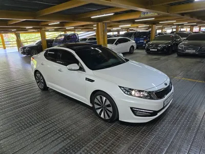 Kia K5 2011, 121222 км, за 3875.46 USD