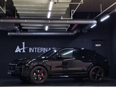 Porsche Cayenne 2025, 15500 км, за 128900.14 USD
