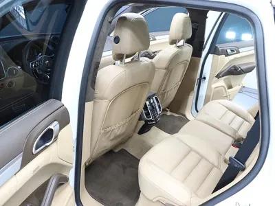 Porsche Cayenne 2018, 78571 км, за 28179.18 USD - фото 15