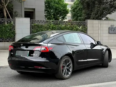 Tesla Model 3 2022, 93000 км, за 19714.43 USD