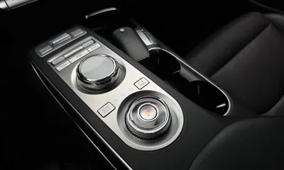 Genesis GV70 2023, 21811 км, за 24812.92 USD - фото 9