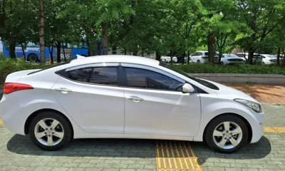 Hyundai Avante 2013, 202635 км, за 2341.92 USD