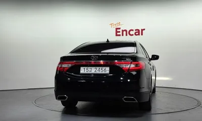 Hyundai Grandeur 2015, 145508 км, за 5185.77 USD