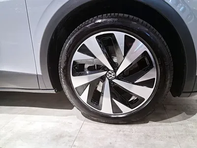 Volkswagen ID.4 2024, 5917 км, за 25352.65 USD