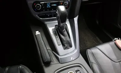 Ford Focus 2015, 51106 км, за 2841.1 USD - фото 9