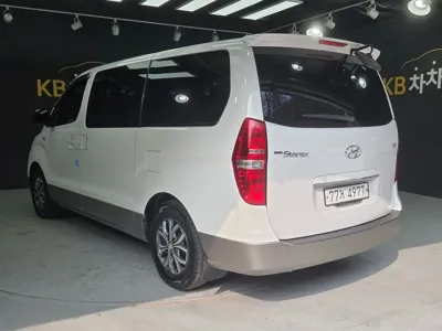 Hyundai Starex 2017, 98000 км, за 7557.01 USD