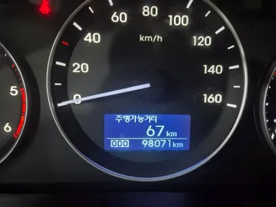 Hyundai Starex 2017, 98000 км, за 7557.01 USD