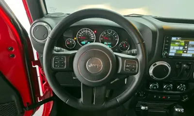 Jeep Wrangler 2017, 91861 км, за 12676.33 USD - фото 13