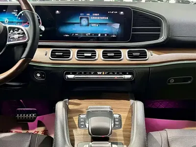 Mercedes-Benz GLS 2021, 20000 км, за 101234.06 USD - фото 8