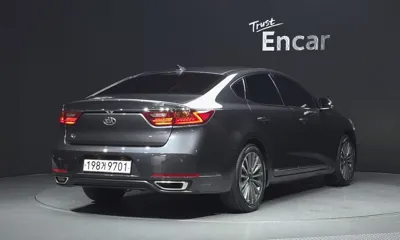 Kia K7 2019, 74935 км, за 10097.73 USD