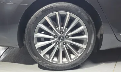 Kia K7 2019, 74935 км, за 10097.73 USD