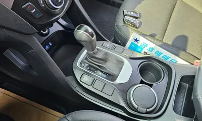 Hyundai Santafe 2016, 65290 км, за 9250.08 USD - фото 9