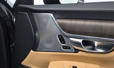 Volvo V90 2021, 36761 км, за 26308.85 USD - фото 32