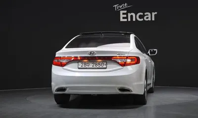 Hyundai Grandeur 2012, 147097 км, за 3574.92 USD