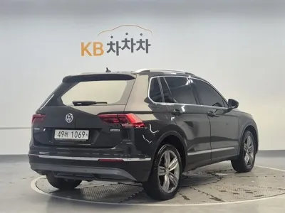 Volkswagen Tiguan 2018, 157713 км, за 13066.37 USD