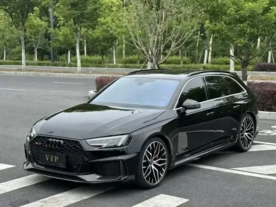 Audi RS 4 · 2020 год