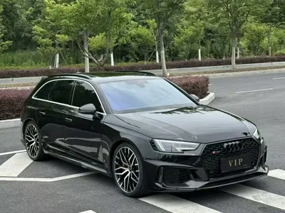 Audi RS 4 2020, 60000 км, за 41139.49 USD