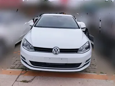 Volkswagen Golf 2016, 112600 км, за 5635.56 USD