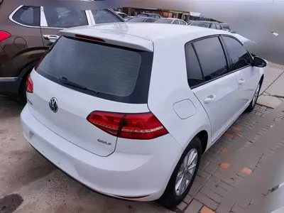 Volkswagen Golf 2016, 112600 км, за 5635.56 USD