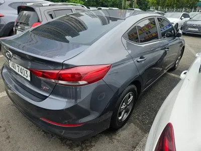 Hyundai Avante 2017, 129069 км, за 5399.43 USD