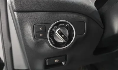 Mercedes-Benz GLA-Class 2019, 101264 км, за 9419.49 USD - фото 31