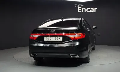 Hyundai Grandeur 2014, 179983 км, за 3282.13 USD
