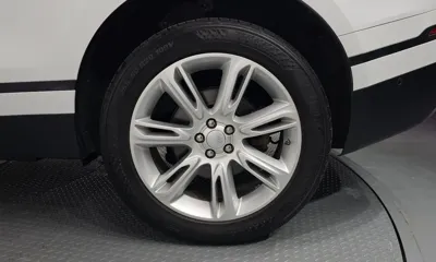 Land Rover Range Rover Velar 2018, 107217 км, за 15850.68 USD